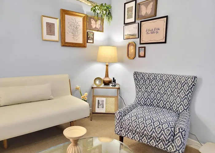 Appartement Shinchon 4min Walk, 3 Queen Beds, Spacious Family For 6 Séoul