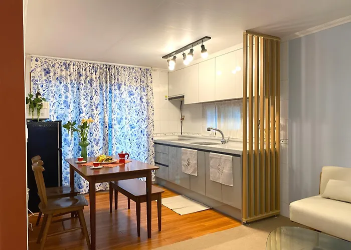 Appartement Shinchon 4min Walk, 3 Queen Beds, Spacious Family For 6 Séoul